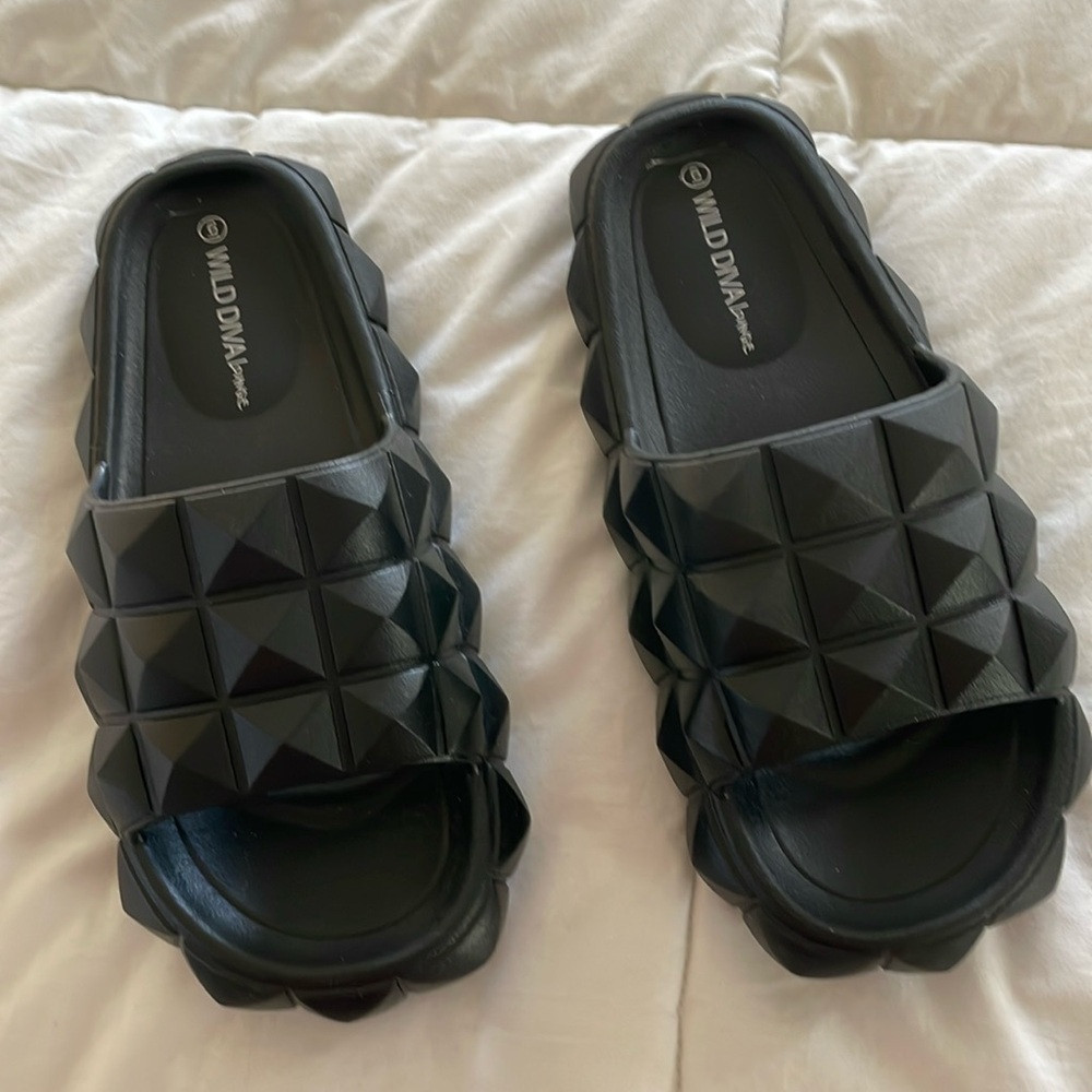 Wild Diva slides